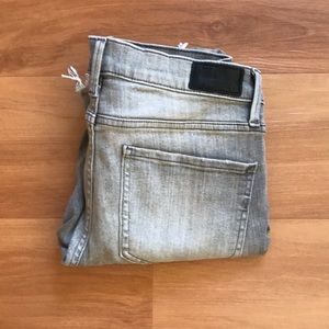 Express Gray Fray Hem Jeans. Size 4